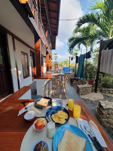 Cool Breeze Authentic Hotel Labuan Bajo Komodo ภายนอก รูปภาพ
